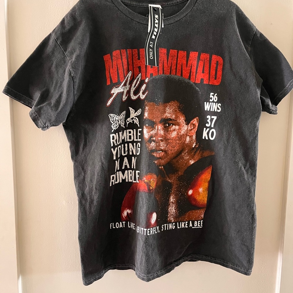Freeze Muhammad Ali Graphic Tee - Black and Red